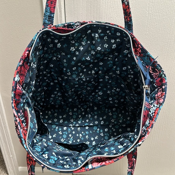 Vera Bradley Tote- Cabbage Rose Cabernet - Picture 2 of 3